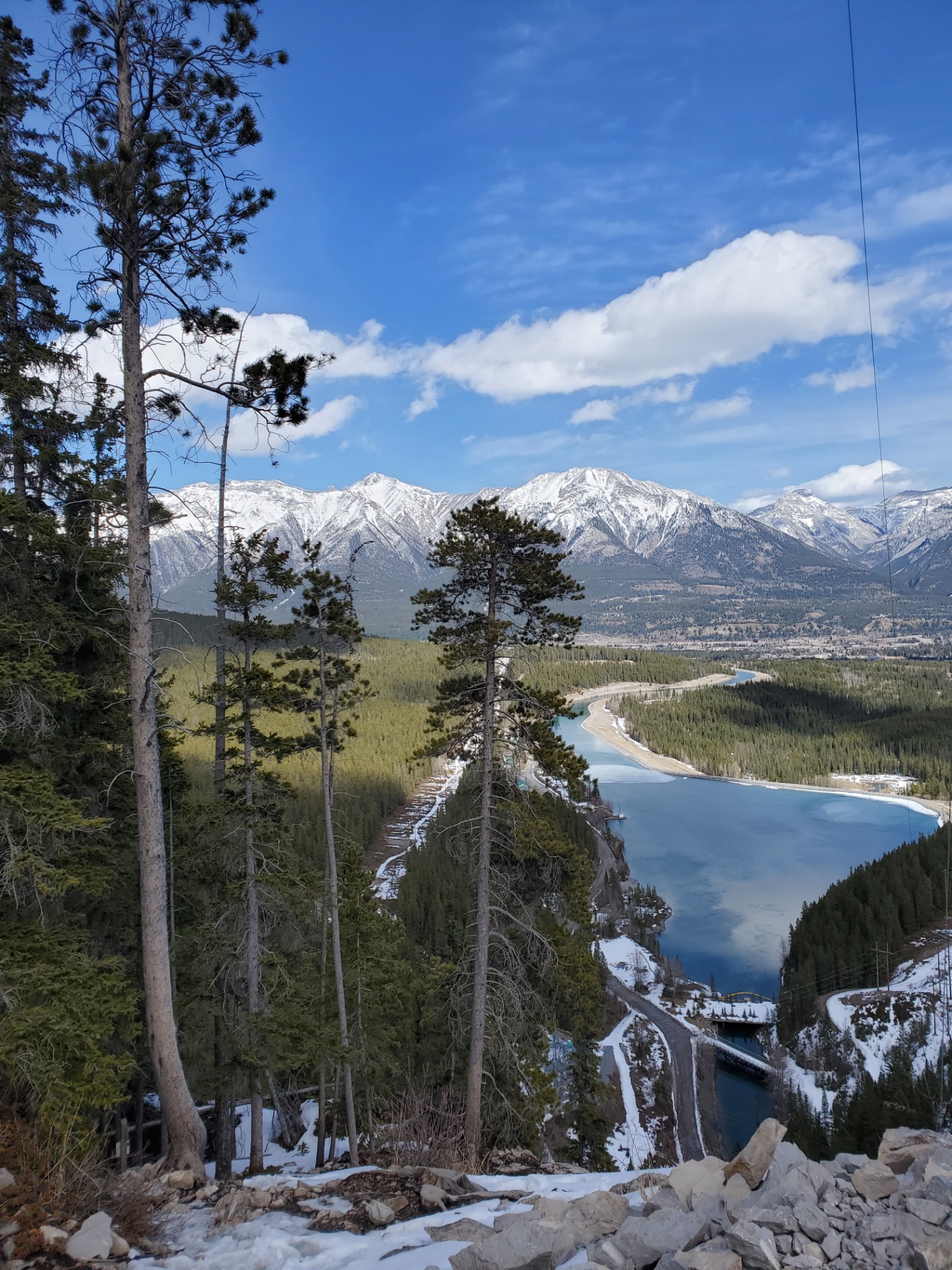 Spray Lakes Reservoir már fentről -- a Grassi Lakes mellől