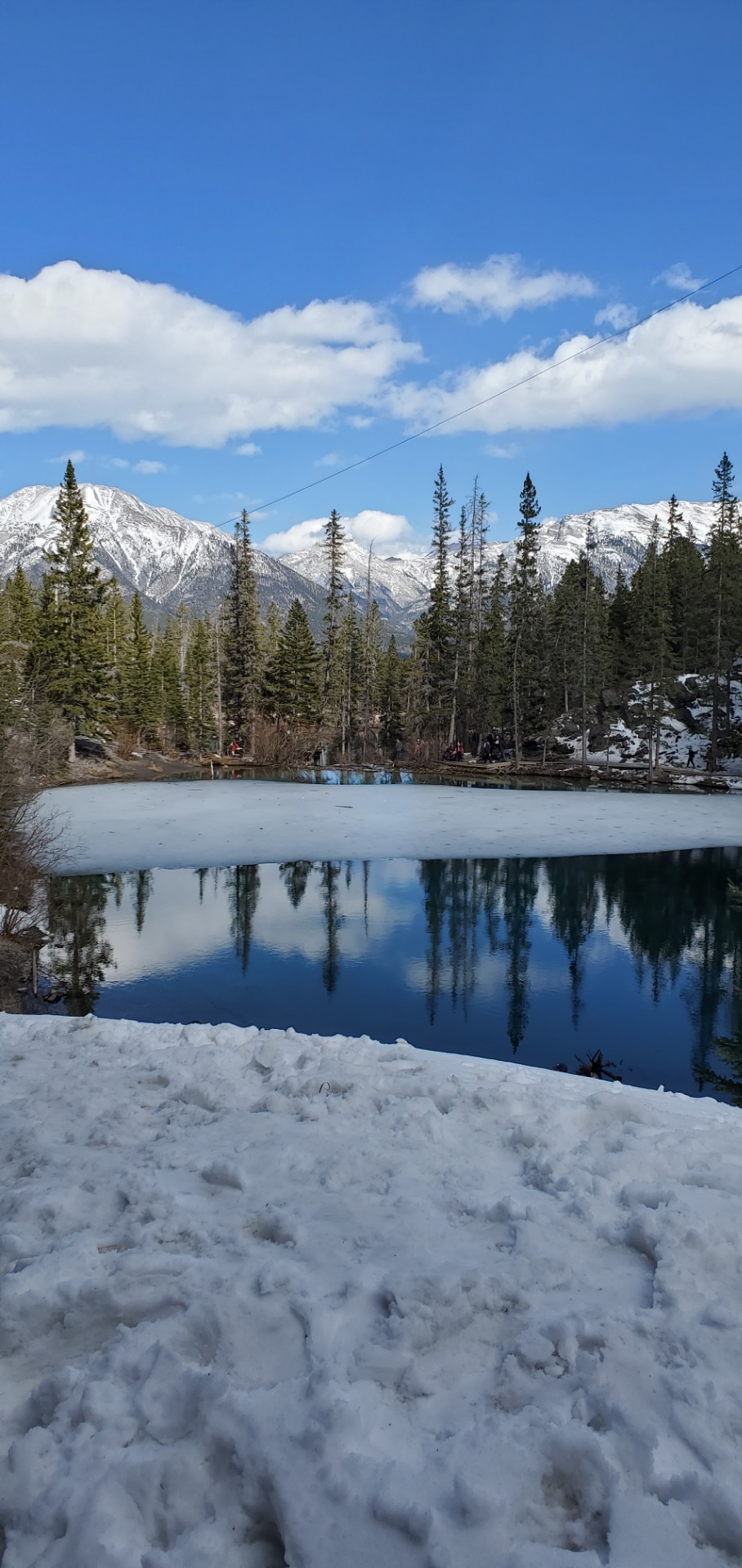 Upper Lake fentről -- még félig hótakaróban